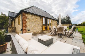 Room - The Old Stables - Cotswolds Country Retreat With Shepherd s Hut (Swindon)