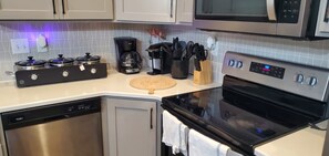 Private kitchen - Cozy TwinHome (West Fargo)