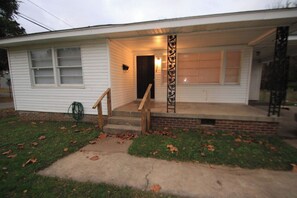 Unclassified image, 5 of 24, button - House Sleeps 8 with Air Conditioning (North Little Rock)