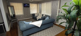 House Sleeps 8 with Air Conditioning