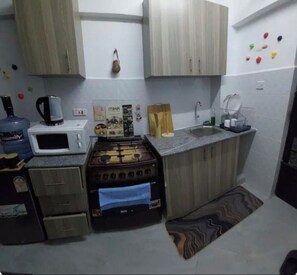 Private kitchen - Luxury Mordern Studio near  Nairobi CBD, Westlands & Parklands. (Nairobi)