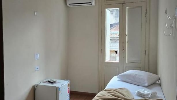 Ảnh chưa phân loại, 1 trong số 9 ảnh, nút