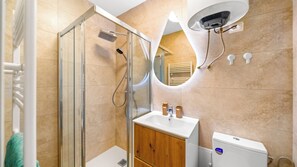 Bathroom - Brassovia Hideaway 6B w Netflix (Brașov)
