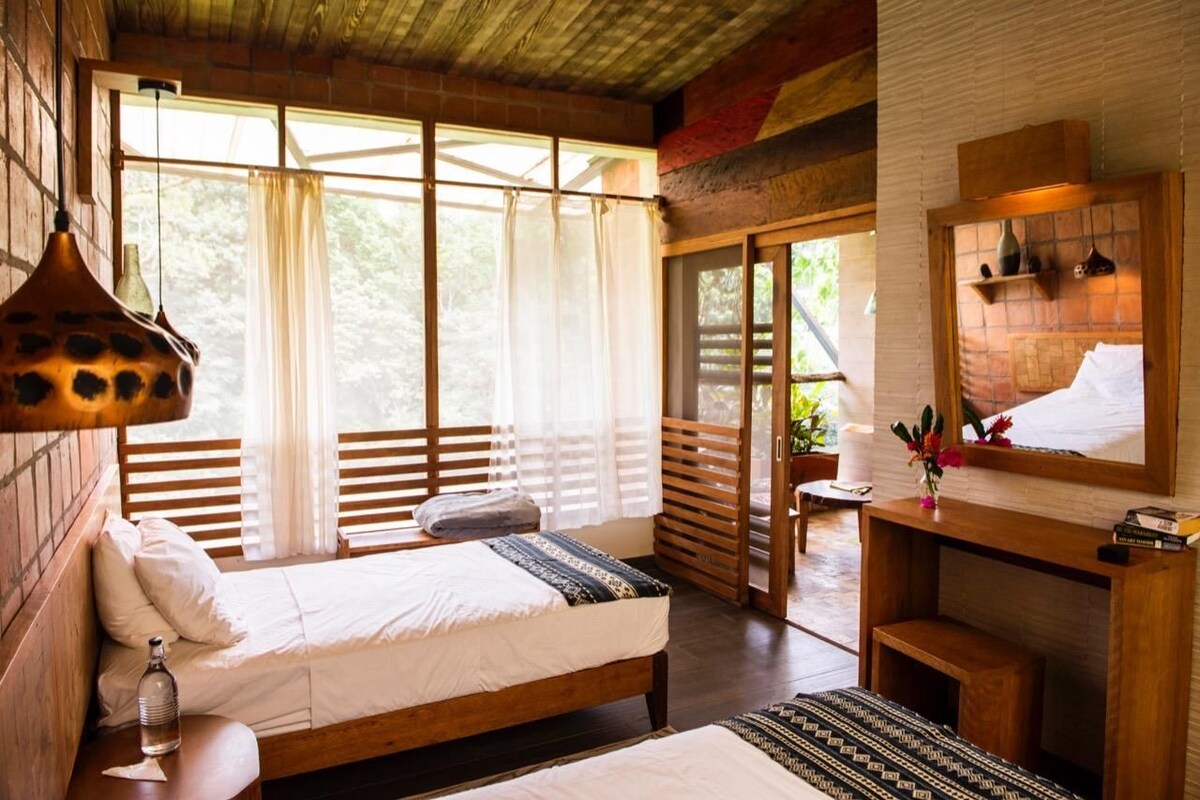Quarto casal ou duplo superior, vista para o rio