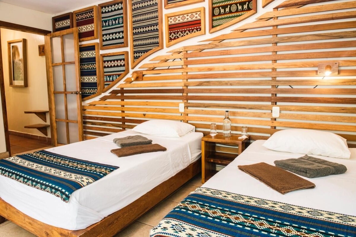 Quarto casal ou duplo standard, vista para a montanha