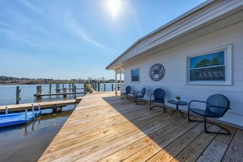 Coral Tides Cottage | The Inn on Turville Creek