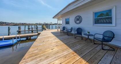 Coral Tides Cottage | The Inn on Turville Creek