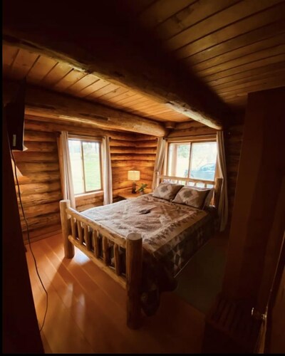 Cozy Cabin in the Country w/a Loft