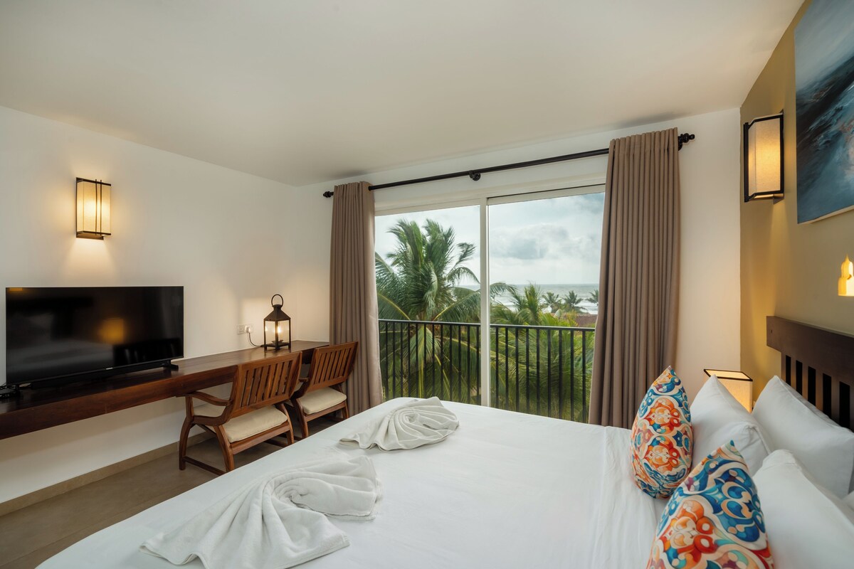 Egyptian cotton sheets, premium bedding, free minibar items, free WiFi
