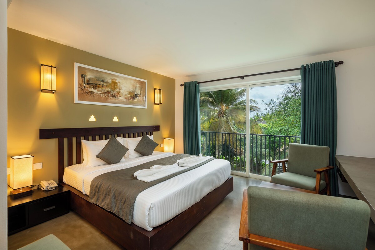 Egyptian cotton sheets, premium bedding, free minibar items, free WiFi