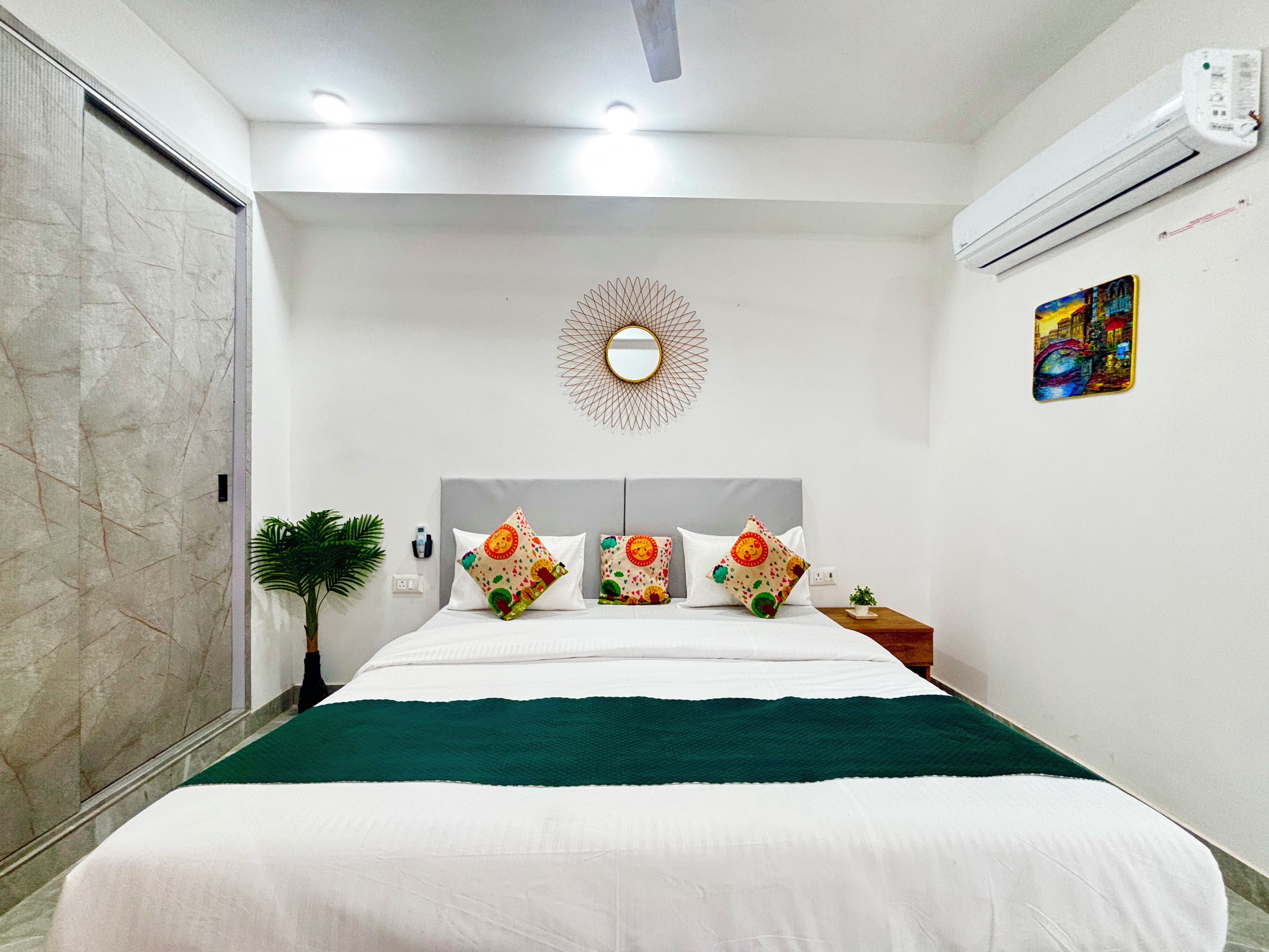 Deluxe Apartment, Balcony, City View | WiFi (free)