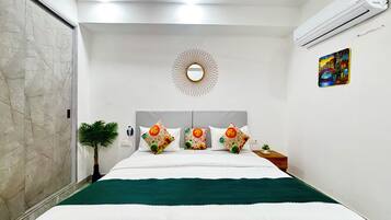 Deluxe Apartment, Balcony, City View | WiFi (free)