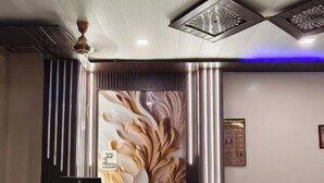 Unclassified image, 3 of 10, button - Hotel Sharad Inn (Varanasi)