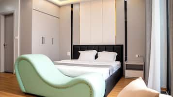 Suite, Balcony, City View | Desk, WiFi (free)