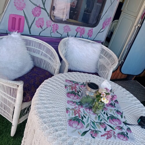 Romantic Clarens Getaway - Glamped Caravan with Braai & Fairy Bath