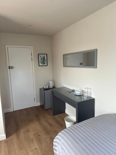 Cedarwood B&B 