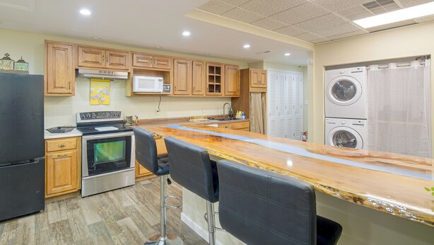 Unclassified image, 1 of 30, button - On Main St! Walkable Family Apartment in Princeton (Princeton)