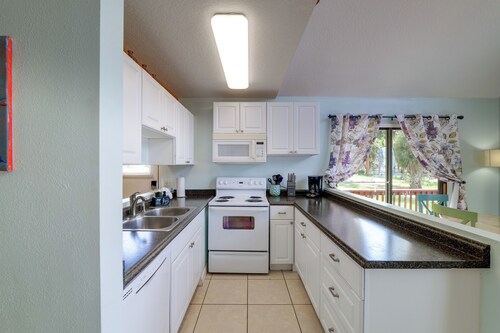 Lake Life w/ Resort Perks! Vacation Village Cabin