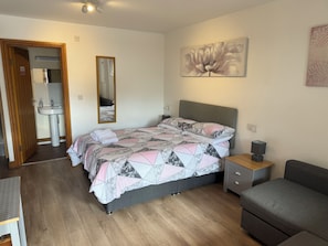 Unclassified image, 2 of 7, button - Beechwood B&B (Bristol)