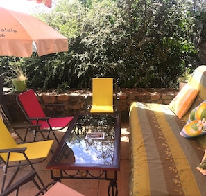 Terrace/patio - It's the perfect place to explore the wonders of the Rhône-Alpes region (Claveisolles)