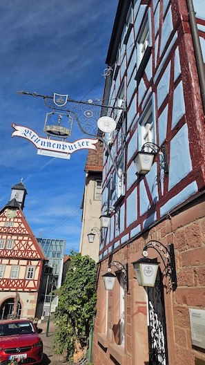 Unclassified image, 2 of 20, button - Pension Restaurant Brunnenputzer (Külsheim)