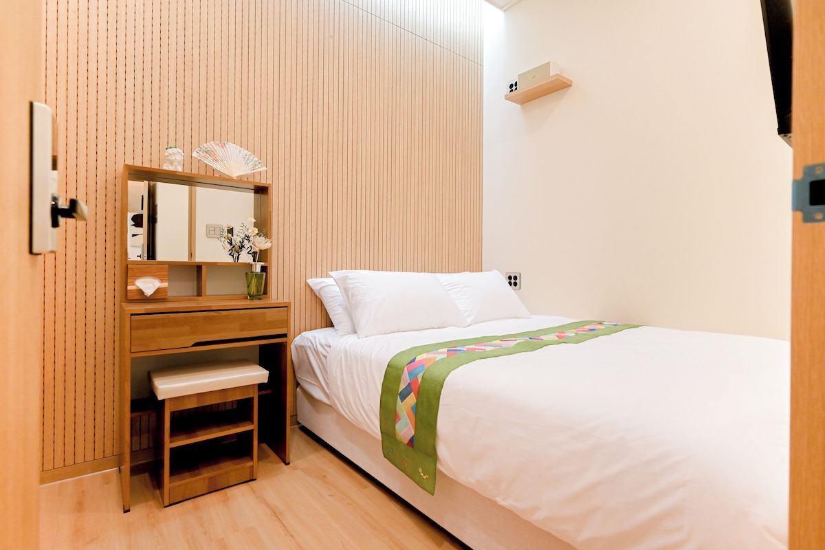 Phòng 4 Deluxe, 2 giường cỡ queen, không hút thuốc