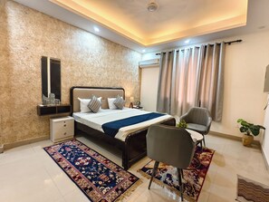Ảnh chưa phân loại, 4 trong số 56 ảnh, nút