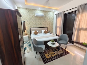 Unclassified image, 4 of 56, button - hotel roomin (Noida)