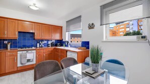 Unclassified image, 5 of 51, button - 4-Bed House with Garden in Thamesmead  (London)