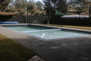 Pool - The Perfect Romantic Getaway: Cute Tiny House near the Grampians National Park in Dadswells Bridge, Victoria (Dadswells Bridge)