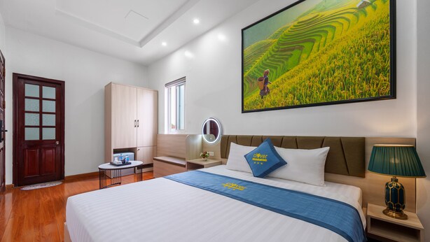 Blackout drapes, iron/ironing board (on request), WiFi (free) - clover hotel (o cho dua)