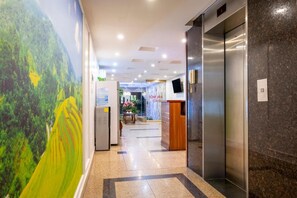 Unclassified image, 3 of 28, button - clover hotel (o cho dua)