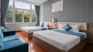Unclassified image, 4 of 28, button - clover hotel (o cho dua)
