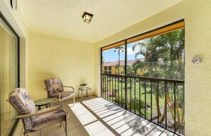 Interior - Updated 2 Bedroom Condo in Gated Bonita Springs — 10 Min to Beach (Bonita Springs)