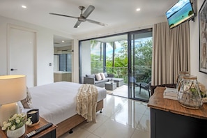 Unclassified image, 4 of 34, button - Pinnacle 7 & Buggy- Hamilton Island (Hamilton Island)