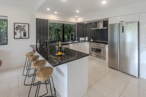 Unclassified image, 5 of 34, button - Pinnacle 7 & Buggy- Hamilton Island (Hamilton Island)