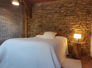 Unclassified image, 2 of 24, button - Holiday home 'Gîte Côtes De Sioule' with private terrace, private garden and Wi-Fi (Saint-Rémy-de-Blot)