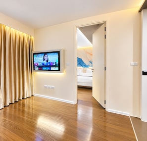 Living room - Private Access to the Beach Apartment in Pattaya Jomtien (Sattahip)