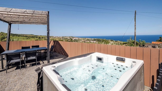 Unclassified image, 1 of 28, button - Northeast Wind | Basalt Lodge with AC & Jacuzzi and Ocean Views (Lomba da Fazenda)