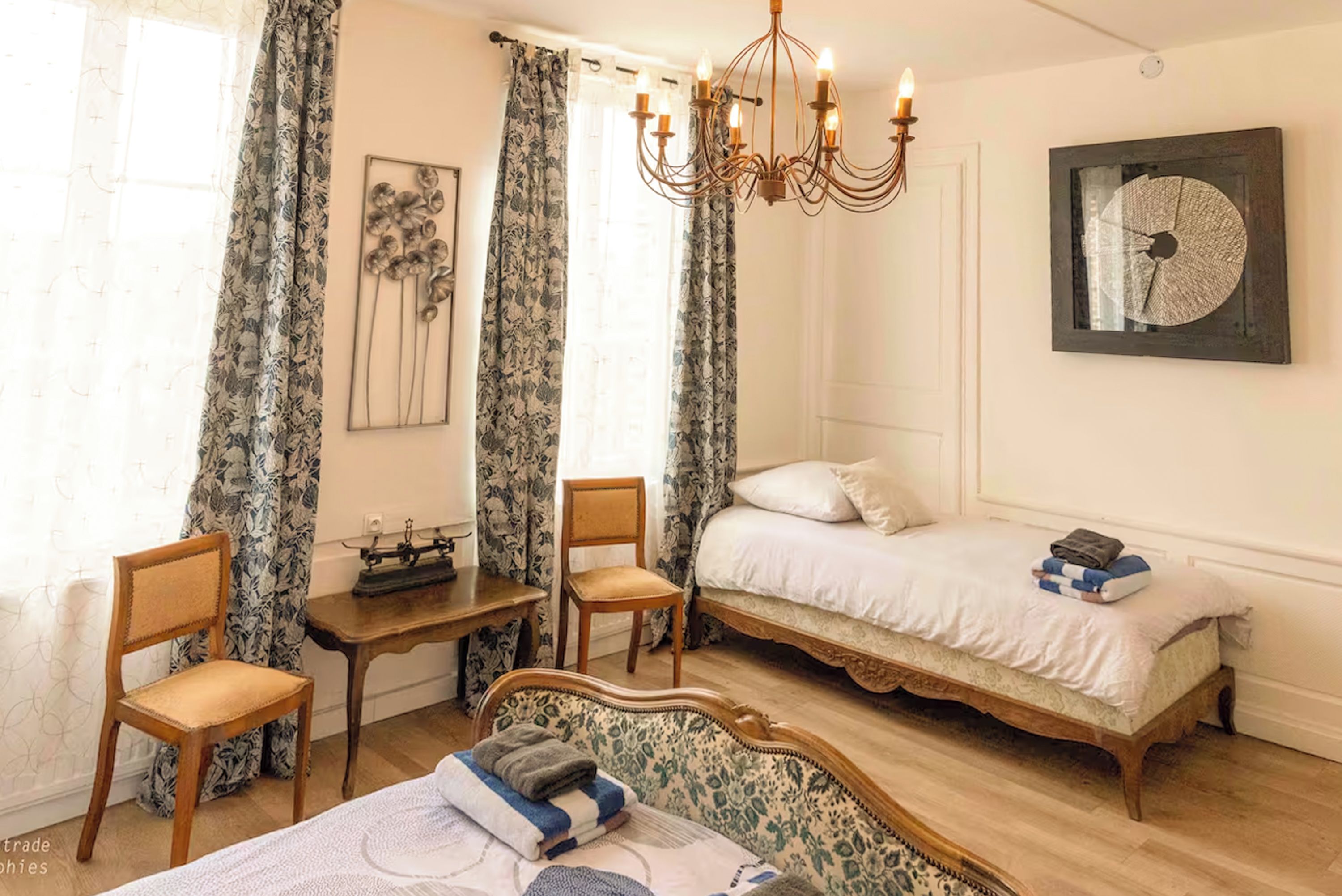 Iron/ironing board, travel crib, WiFi (free), bed sheets