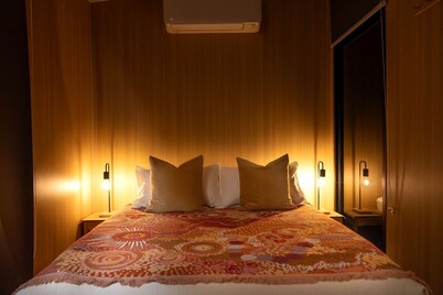 Tranquil Tiny Cabin Retreat with Stargazing near Sunshine Coast, Yandina QLD