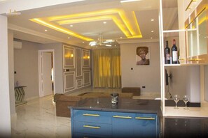 Unclassified image, 3 of 6, button - Beautiful 2-Bedroom Stay in East Legon Hills (Accra)