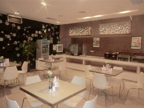 Gambar tidak terklasifikasi, 2 dari 53, tombol