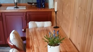Dining - Off grid cabin by the sea in Eidsfjorden (Hadsel)
