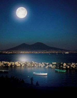 صورة غير مصنفة، 3 من 27، زرّ