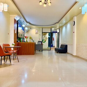 Unclassified image, 4 of 74, button - Happy Holidays Hotel (Patong)