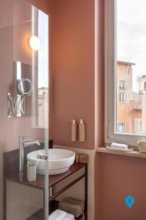Bathroom - Triplyrooms Collection - Roma Barberini (Rome)