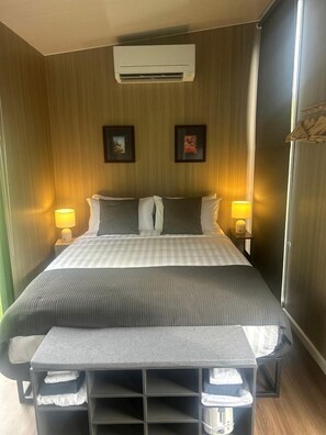 Unclassified image, 3 of 20, button - Cozy Off-Grid Tiny Home Firepit Bush Escape Retreat in Kyneton, Australia (Kyneton)