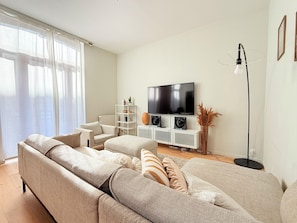 Classic Apartment, City View | Living area - Rue Confédérés BXL (Bruxelles)