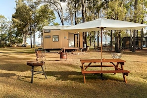 Unclassified image, 2 of 28, button - Luxurious Tiny House Loft Surrounded by Plenty of Wildlife and Near the Coast in Queensland, Australia (Jimboomba)